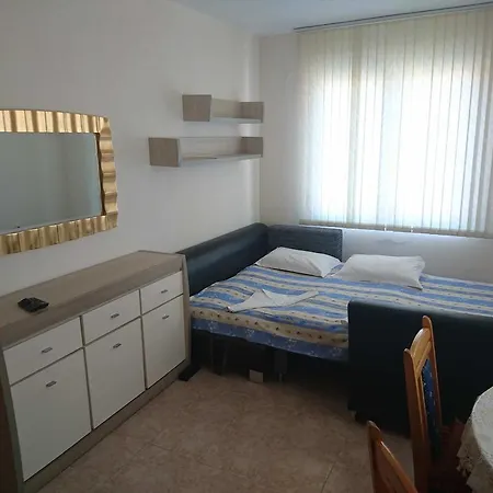 House Ogledalovi Pomorie