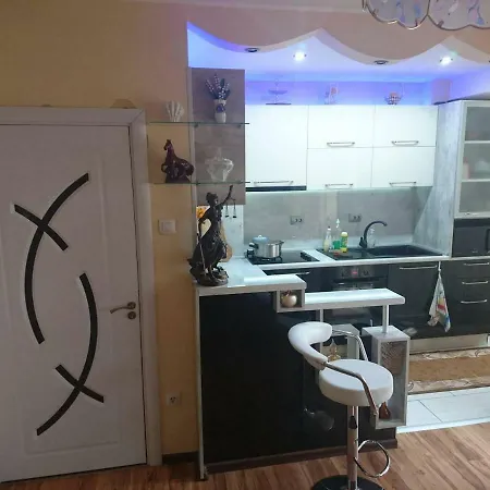 House Ogledalovi Pomorie