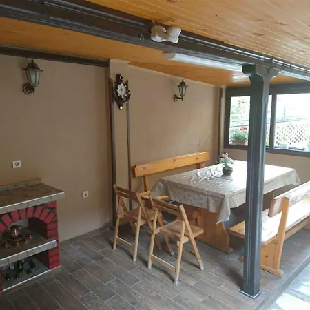House Ogledalovi Pomorie