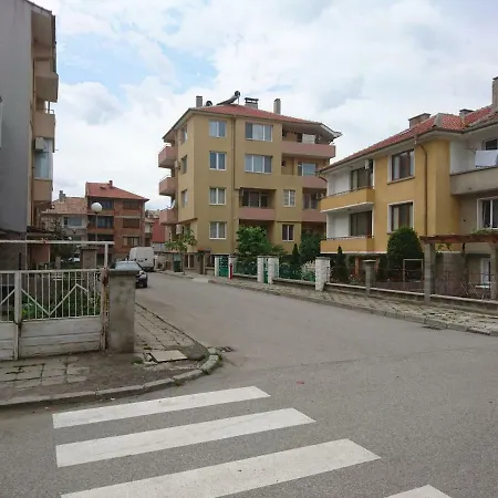 House Ogledalovi Vendégház