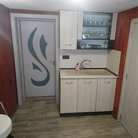 House Ogledalovi * Pomorie