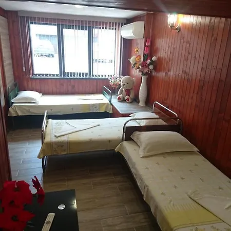 House Ogledalovi Vendégház