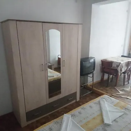House Ogledalovi * Pomorie