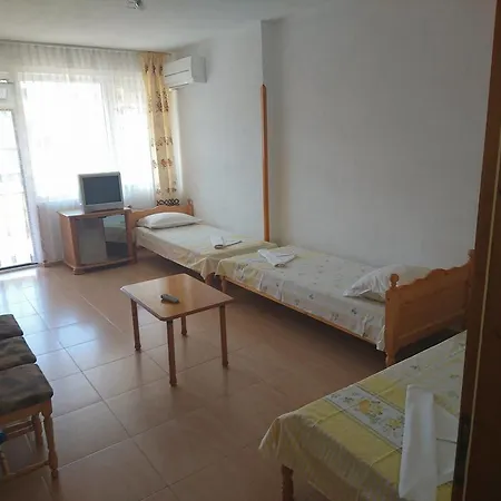 House Ogledalovi * Pomorie